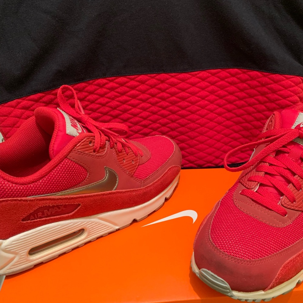 Super stylish red Nike air max - Picture 4 of 6